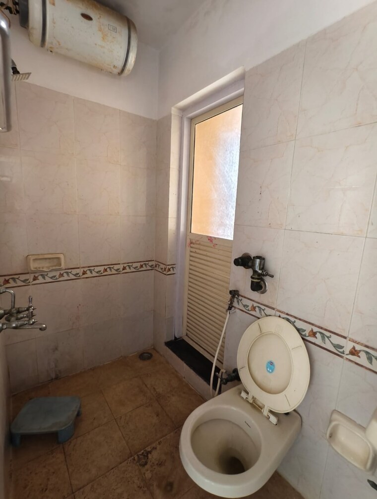 Bathroom, k-raheja-palm-spring 2 Bedroom 995 Sq.Ft. Apartment In Malad West Mumbai 9219406