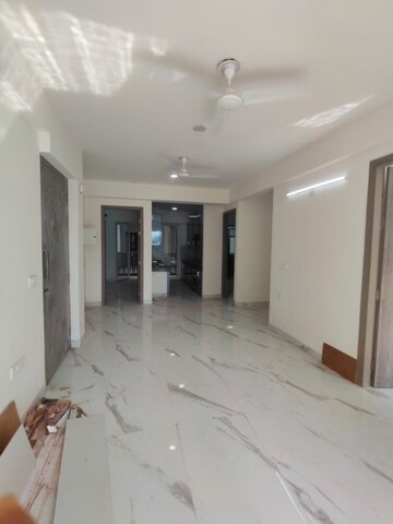 Room in 3 BHK Apartment at Emaar MGF Emerald Hills, Sector 65 – for Rent