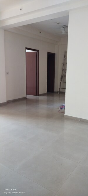 Room in 3 BHK Apartment at Mahagun Mywoods, Sector 16c Greater Noida – for Rent