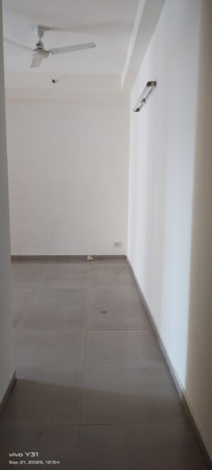 Room in 3 BHK Apartment at Mahagun Mywoods, Sector 16c Greater Noida – for Rent