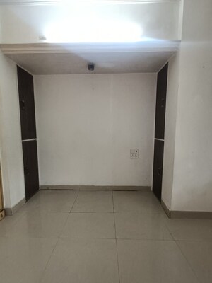 Room in 2 BHK Apartment at Swami Tower, Chembur – for Rent