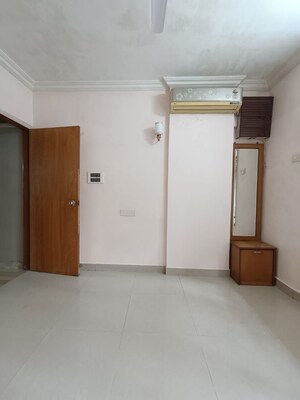 Room in 2 BHK Apartment at Swami Tower, Chembur – for Rent