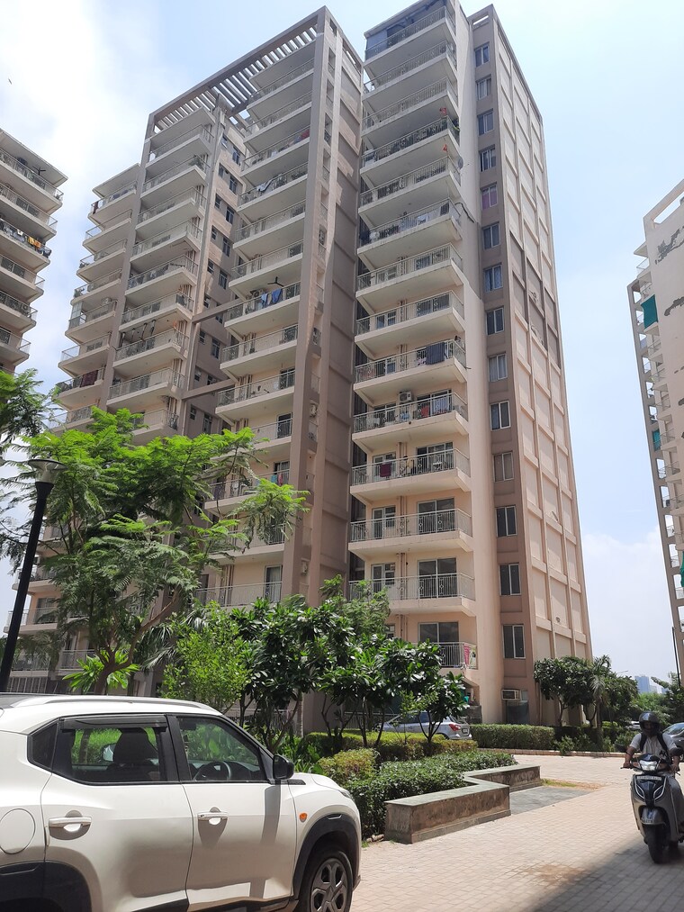 Exterior View, signature-orchard-avenue-2 2 Bedroom 656 Sq.Ft. Apartment In Sector 93 Gurgaon 9219473