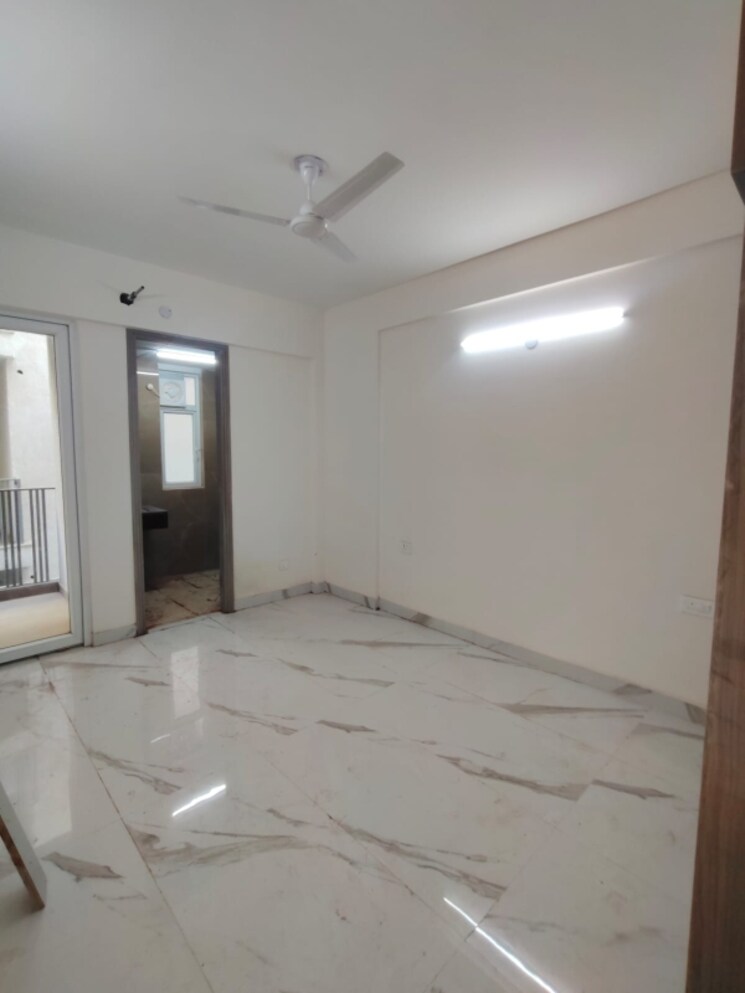 Room, emaar-mgf-emerald-hills 3 Bedroom 1700 Sq.Ft. Apartment In Sector 65 Gurgaon 9219484