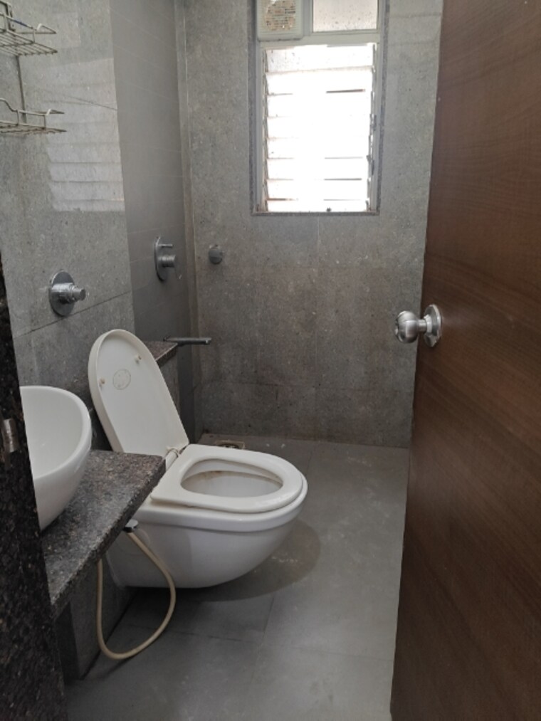Bathroom, veena-serenity 3 Bedroom 781 Sq.Ft. Apartment In Chembur Mumbai 9219486