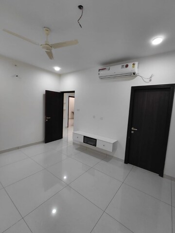 Room in 2 BHK Apartment at Aparna Sarovar Zicon, Nallagandla – for Rent