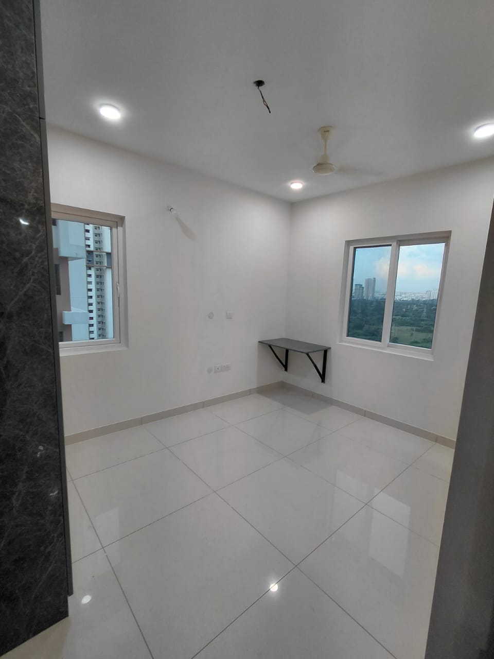 2 BHK + Pooja Room Apartment For Rent in Aparna Sarovar Zicon