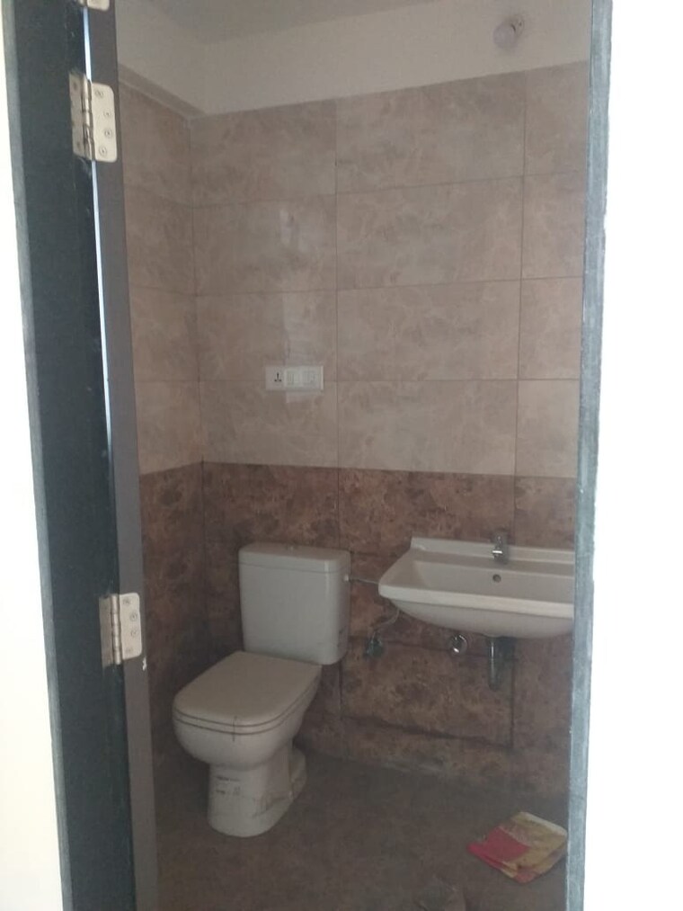Bathroom, sargam-chs-nanded 2 Bedroom 750 Sq.Ft. Apartment In Sinhagad Road Pune 9219496