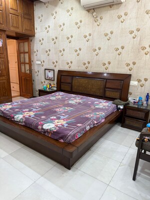 Bedroom in 5 BHK Villa at Sector 21 – for Rent