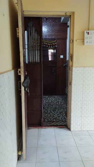 Living Room in 1 BHK Apartment at Dombivli East – for Rent