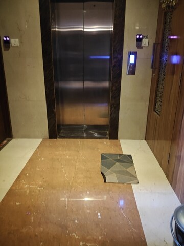 Lift in 2 BHK Apartment at Veena Serenity, Chembur – for Rent
