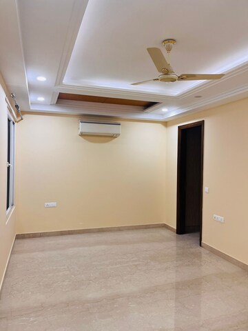 Room in 4 BHK Builder Floor at Saket – for Rent
