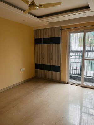 Room in 4 BHK Builder Floor at Saket – for Rent