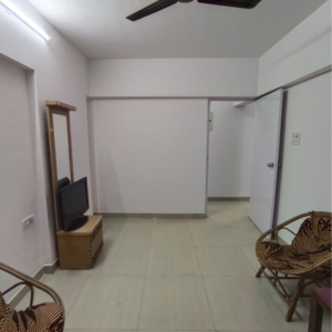 Team Area in 2 BHK Apartment at Tilak Nagar Building, Tilak Nagar – for Rent