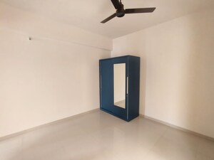 Room in 3 BHK Apartment at Raheja Vistas, Nacharam – for Rent
