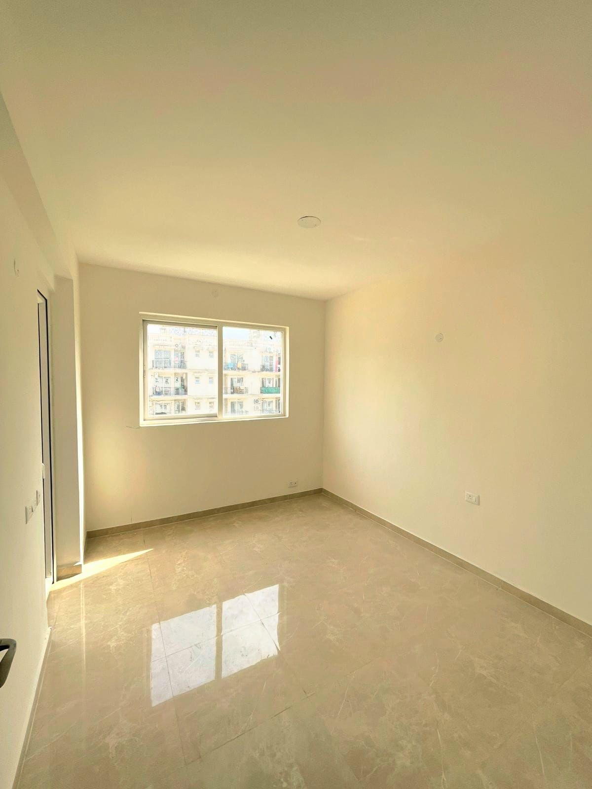 3 BHK + Servant Room Apartment For Sale in Ireo Skyon