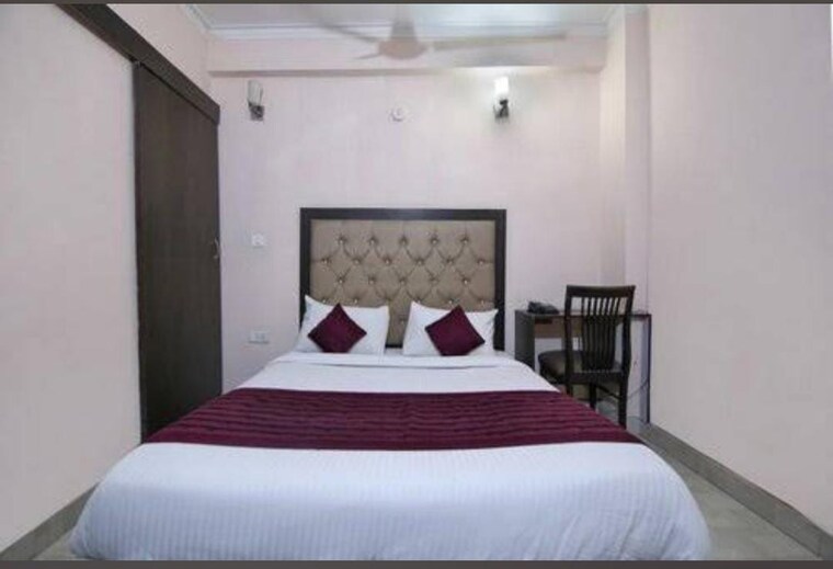 Bedroom, sector 62 Pg For Boys & Girls In Sector 62 9219597