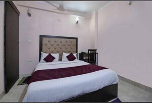 Bedroom in  Pg at Sector 62 – for Rent