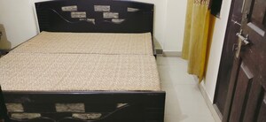 Team Area in  Pg at Sector 62 – for Rent