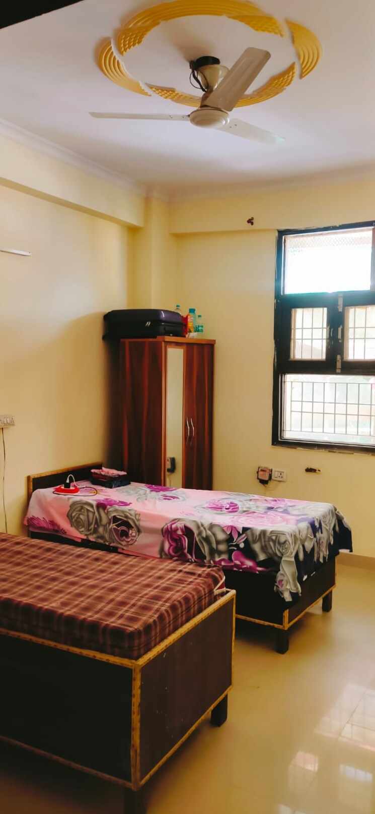 Bedroom, sector 62 Pg For Girls In Sector 62 9219605