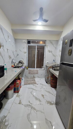 Team Area in 2 BHK Apartment at Malad West – for Sale