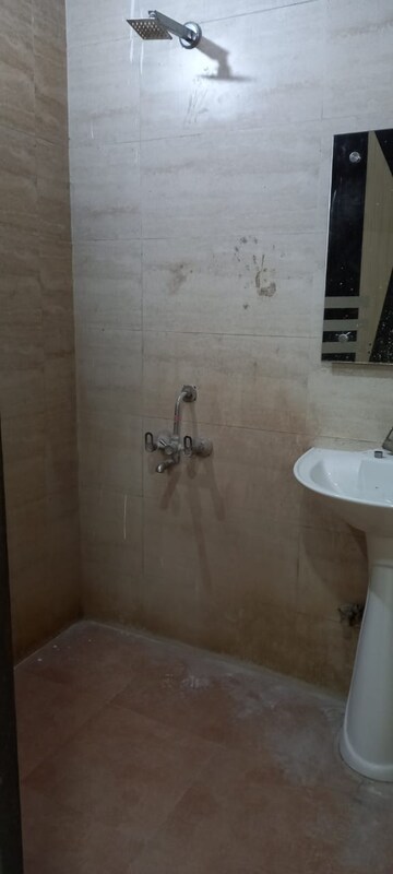 Bathroom in 1 BHK Builder Floor at Palm Residency Chhatarpur, Chattarpur – for Rent