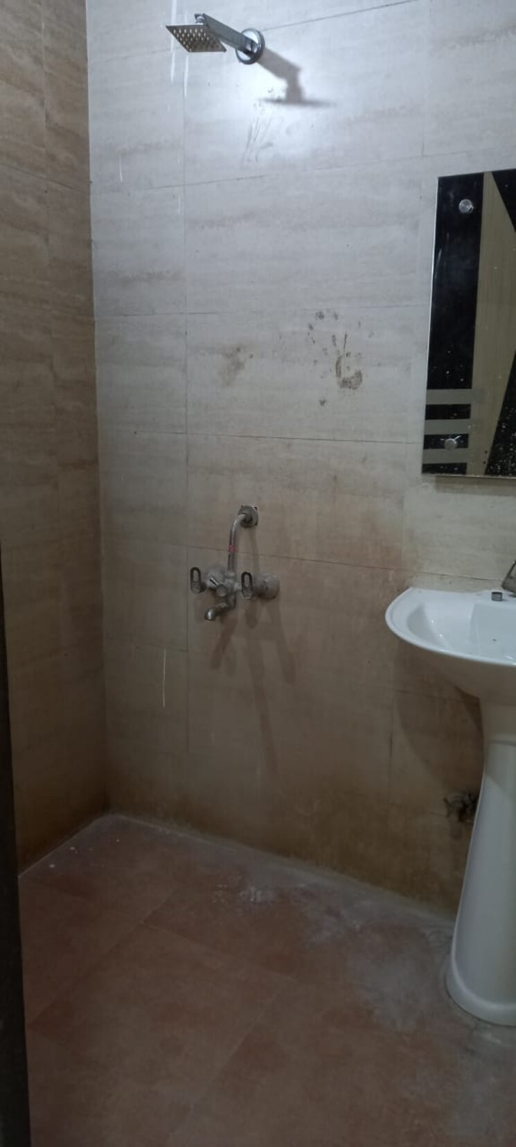 Bathroom, palm-residency-chhatarpur 1 Bedroom 500 Sq.Ft. Builder Floor In Chattarpur Delhi 9219635