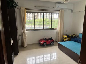 Bedroom in 2 BHK Apartment at Majestic Hari Om, Chembur – for Rent