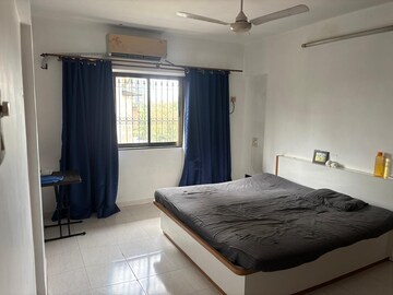 Bedroom in 2 BHK Apartment at Majestic Hari Om, Chembur – for Rent