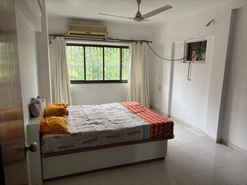Bedroom in 2 BHK Apartment at Majestic Hari Om, Chembur – for Rent