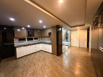 Room in 4 BHK Builder Floor at Frazer Town – for Rent