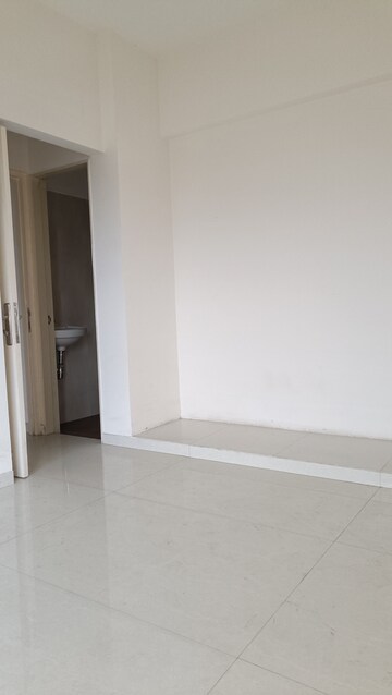 Room in 1 BHK Apartment at Vijay Orovia, Ghodbunder Road – for Sale