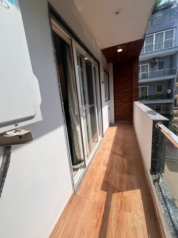 Balcony in 3 BHK Builder Floor at Sector 43 – for Rent