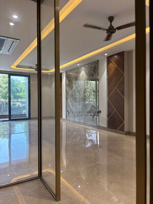 Room in 4 BHK Apartment at Greater Kailash I – for Sale