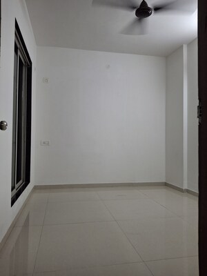 Room in 2 BHK Apartment at Ghansoli – for Rent