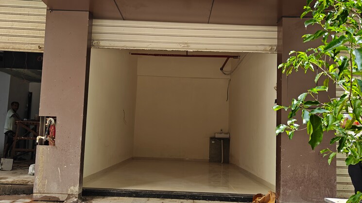 Retail Shop For Rent in Diamond Garden