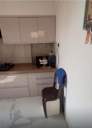 Furnished Amenities in 2 BHK Apartment at RNA NG Eclat, Andheri West – for Rent