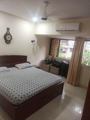 Bedroom in 2 BHK Apartment at Lokhandwala Complex, Andheri West – for Rent