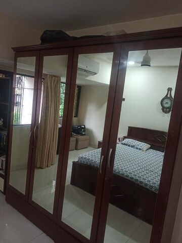 Team Area in 2 BHK Apartment at Lokhandwala Complex, Andheri West – for Rent