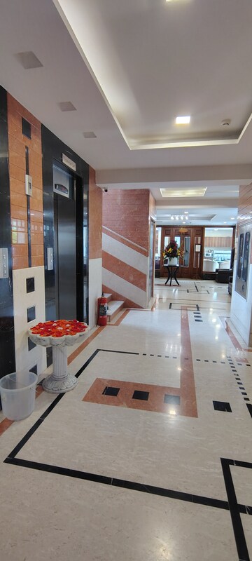 Living Room in 5 BHK Apartment at Hm Grandeur, Frazer Town – for Sale