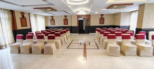  5 BHK Apartment at Hm Grandeur, Frazer Town – for Sale