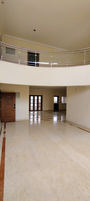 5 BHK Apartment For Sale in Hm Grandeur, Frazer Town