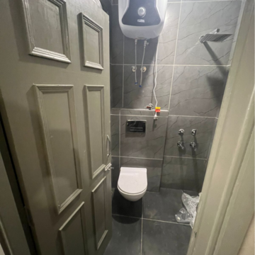 Attached Bathroom in 1 RK Builder Floor at Malviya Nagar – for Rent