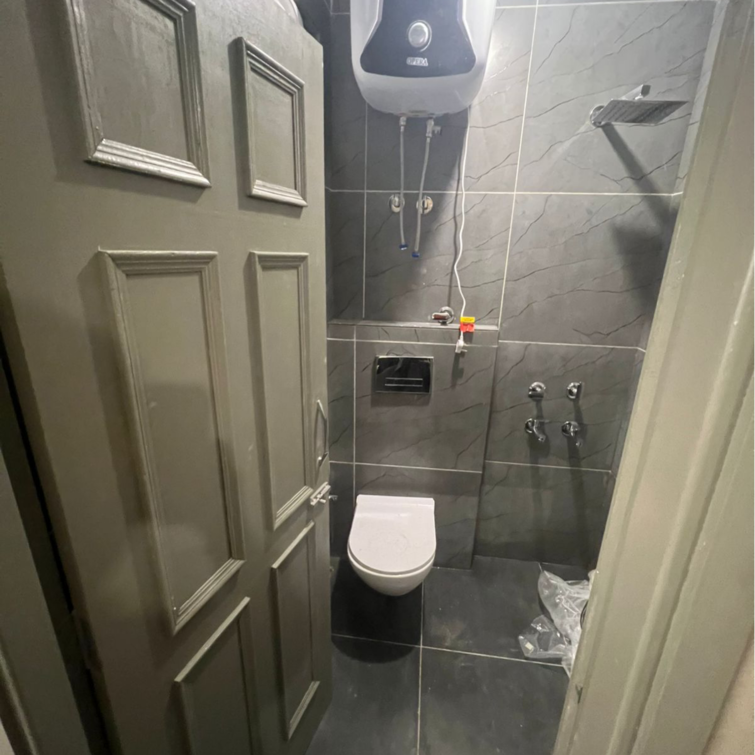 Attached Bathroom, malviya nagar 1 RK 550 Sq.Ft. Builder Floor In Malviya Nagar Delhi 9219776