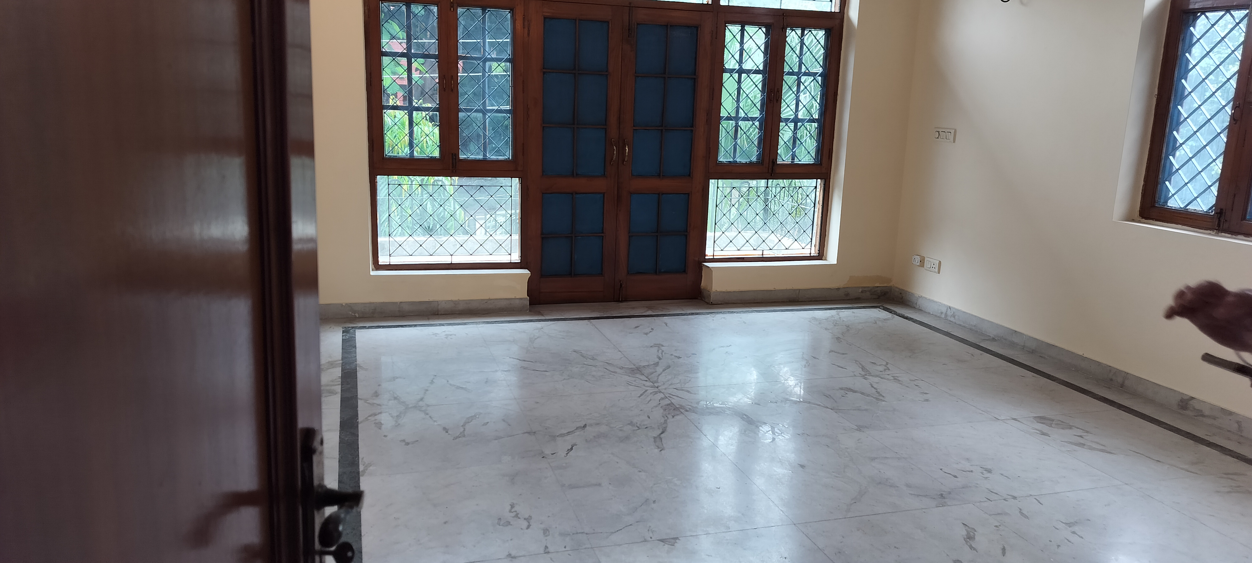 3 BHK + Pooja Room Independent House For Rent in RWA Apartments Sector 40