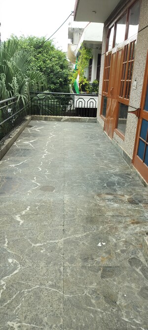 Balcony in 3 BHK Independent House at RWA Apartments Sector 40, Sector 40 – for Rent