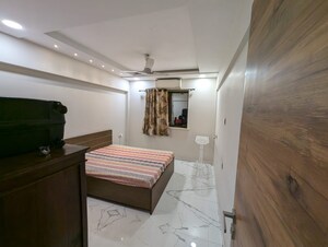 Bedroom in 2 BHK Apartment at Tolaram Building, Chembur – for Rent