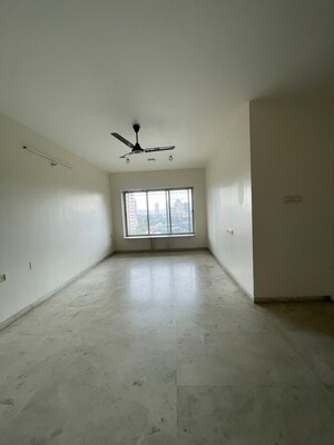 Room in 2 BHK Apartment at Palms CHS Chembur, Chembur – for Rent