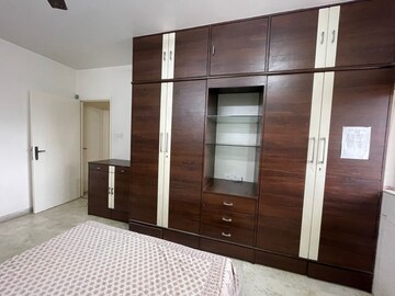 Room in 2 BHK Apartment at Palms CHS Chembur, Chembur – for Rent