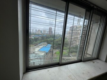 Room in 2 BHK Apartment at Palms CHS Chembur, Chembur – for Rent